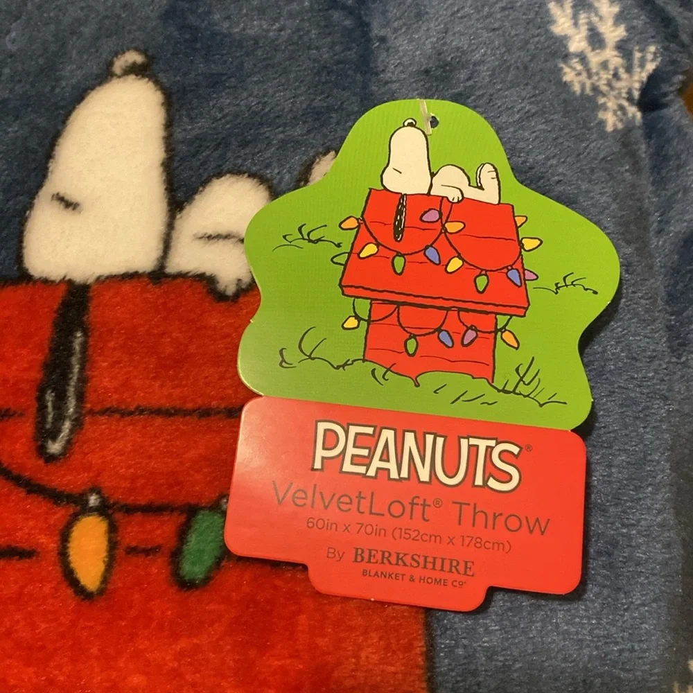 Berkshire Velvet Loft Blanket Snoopy Christmas NWT